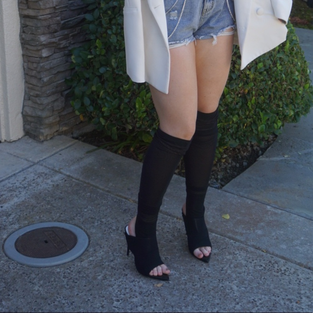 Mistress Rocks Black Heels